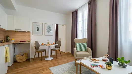 Apartments in Versailles - photo 2