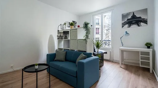 Apartments in Paris 20ème arrondissement - photo 1