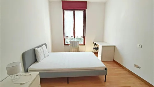 Rooms in Milano Zona 8 - Fiera, Gallaratese, Quarto Oggiaro - photo 3