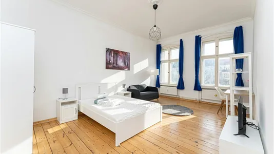 Apartments in Berlin Pankow - photo 1