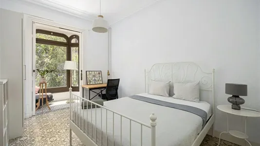Rooms in Barcelona Eixample - photo 2