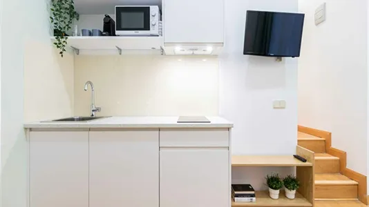 Rooms in Madrid Centro - photo 2