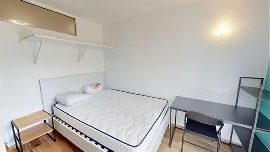 Rooms in Saint-Julien-en-Genevois - photo 2