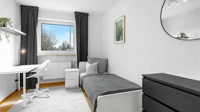 Room for rent in Munich Thalkirchen-Obersendling-Forstenried-Fürstenried-Solln, Munich