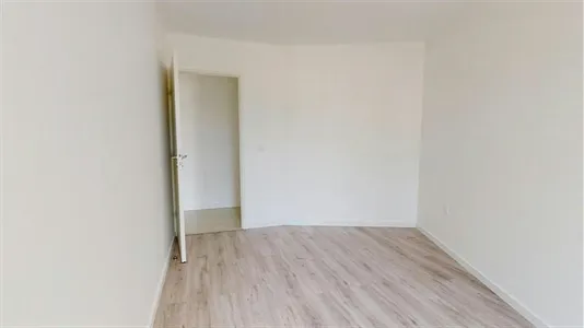 Apartments in Lyon - photo 2