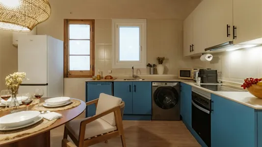 Rooms in Barcelona Ciutat Vella - photo 9