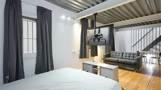 Apartments in Barcelona Ciutat Vella - photo 8