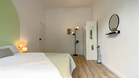 Rooms in Barcelona Ciutat Vella - photo 6