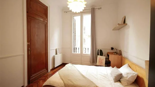 Rooms in Barcelona Eixample - photo 2