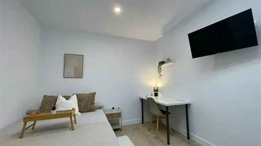 Rooms in El Prat de Llobregat - photo 1