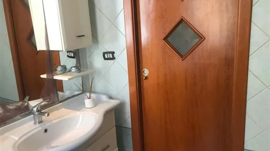 Rooms in Napoli Municipalità 4 - photo 7