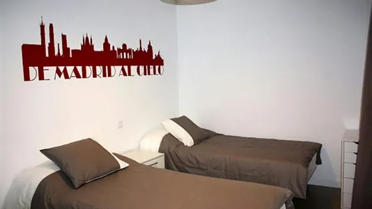 Rooms in Madrid Centro - photo 2