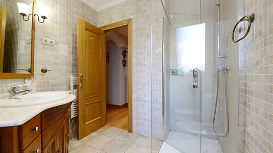 Rooms in Bilbao - photo 10