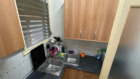 Rooms in Barcelona Eixample - photo 10