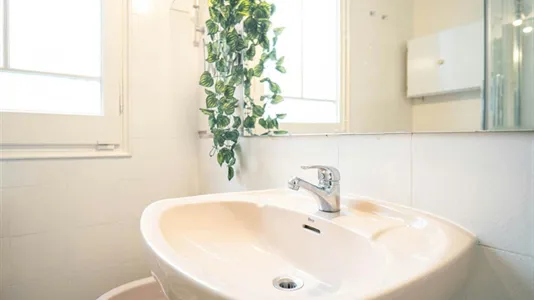 Rooms in Barcelona Eixample - photo 9