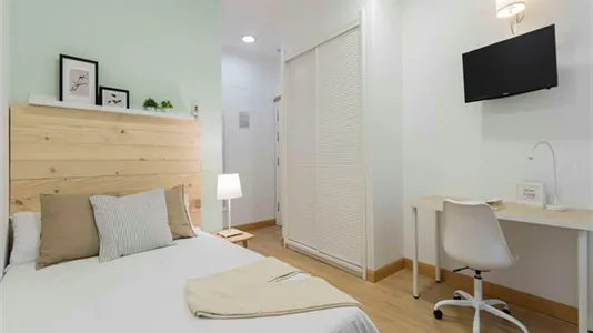 Rooms in Madrid Centro - photo 7