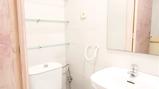 Rooms in Barcelona Eixample - photo 9