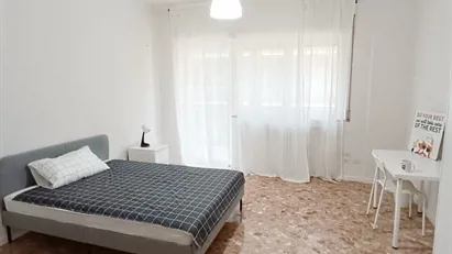 Room for rent in Bari, Puglia