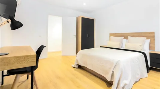 Rooms in Barcelona Ciutat Vella - photo 4