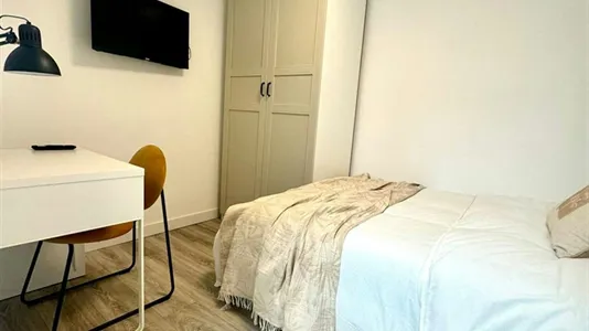Rooms in Madrid Centro - photo 10