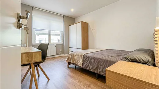 Rooms in Oviedo - photo 1