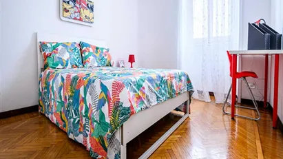 Room for rent in Milano Zona 6 - Barona, Lorenteggio, Milan