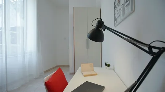 Rooms in Napoli Municipalità 2 - photo 2