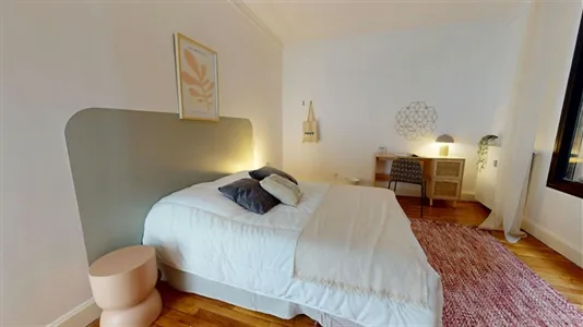 Rooms in Paris 8ème arrondissement - photo 3