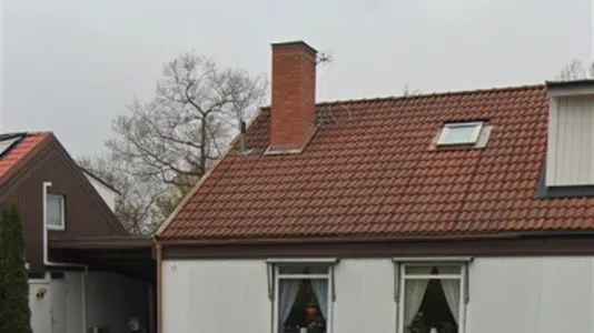 Houses in Örebro - photo 1