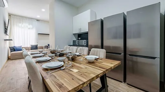 Rooms in Málaga - photo 10