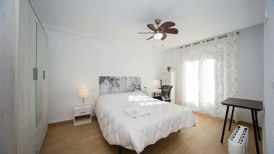 Rooms in Granada - photo 1