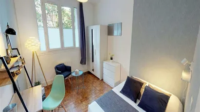 Room for rent in Boulogne-Billancourt, Île-de-France