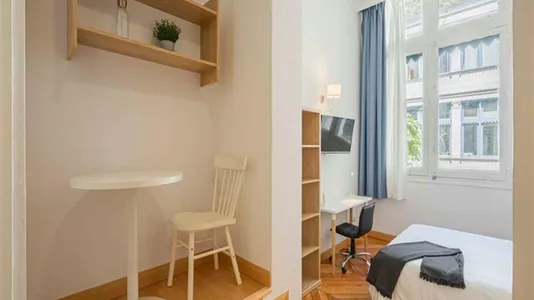 Rooms in Madrid Centro - photo 5