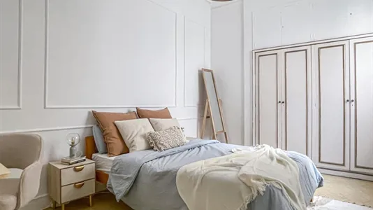 Rooms in Barcelona Eixample - photo 1