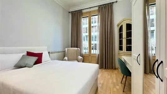 Rooms in Barcelona Eixample - photo 3