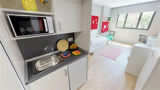 Rooms in Madrid Moncloa-Aravaca - photo 2