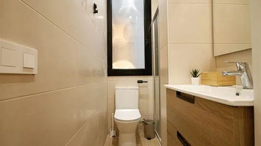 Rooms in Barcelona Ciutat Vella - photo 6