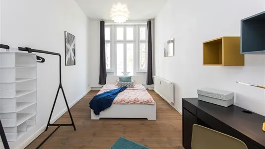 Rooms in Berlin Charlottenburg-Wilmersdorf - photo 1