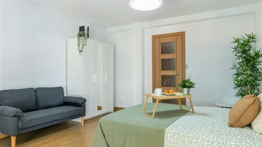 Rooms in Adaro - photo 10