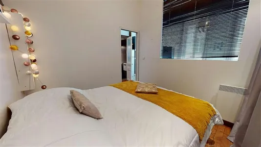 Apartments in Lyon - photo 2