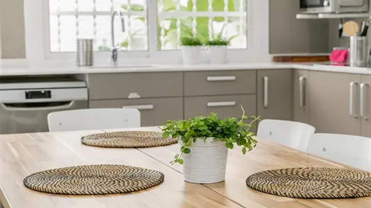 Rooms in El Prat de Llobregat - photo 8