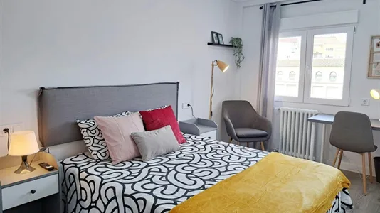 Rooms in Zaragoza - photo 1