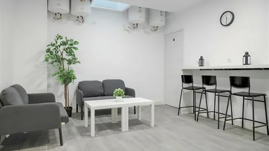 Rooms in Madrid Carabanchel - photo 10
