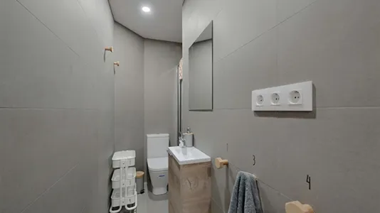 Rooms in Barcelona Eixample - photo 10