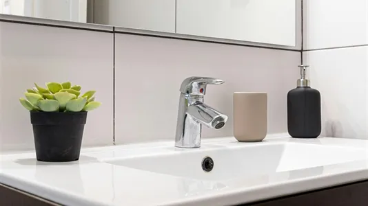 Rooms in Madrid Retiro - photo 8