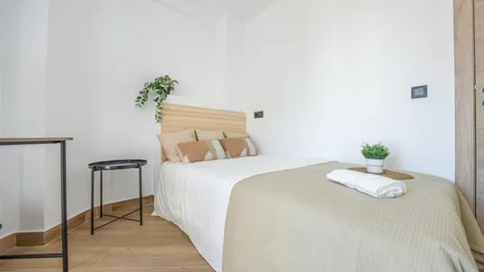 Rooms in el Camí de Vera - photo 6