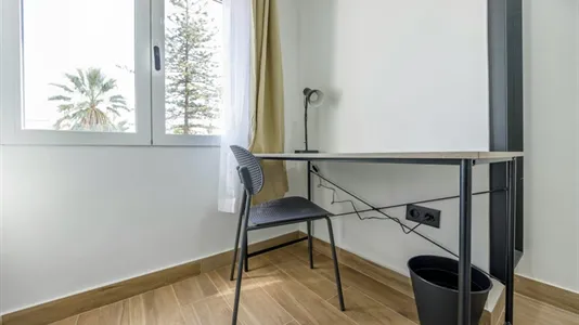 Rooms in el Camí de Vera - photo 5