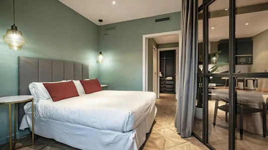 Apartments in Barcelona Ciutat Vella - photo 4