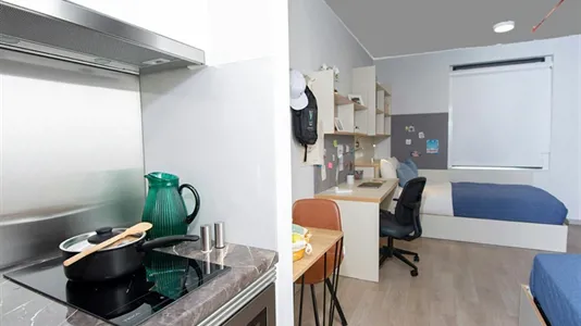 Rooms in Barcelona Sant Martí - photo 2