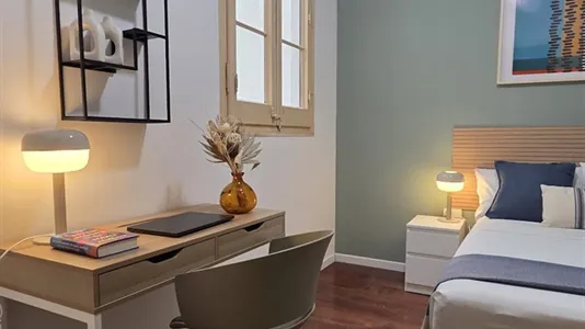 Rooms in Barcelona Eixample - photo 4